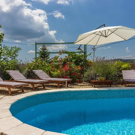 Natalia Villa Grižane