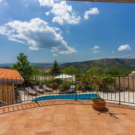 Vila Natalia