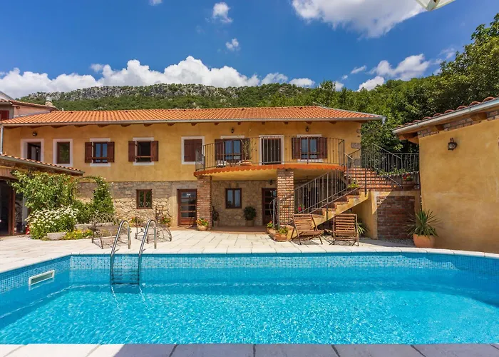 Vila Natalia *